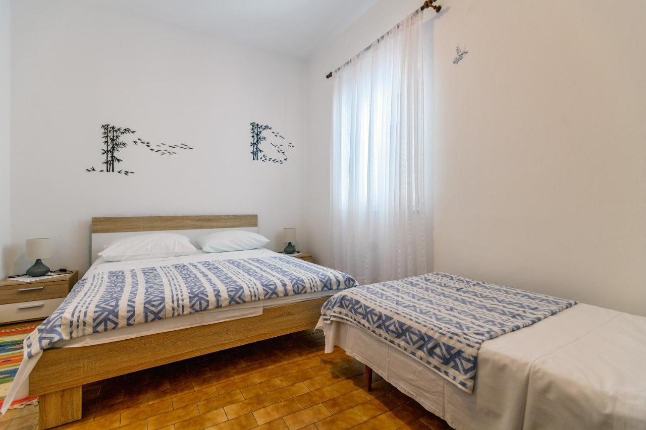 Apartmant Prosika Pag Town Exteriör bild