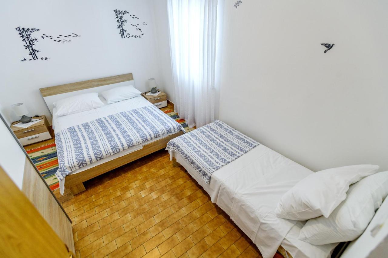Apartmant Prosika Pag Town Exteriör bild