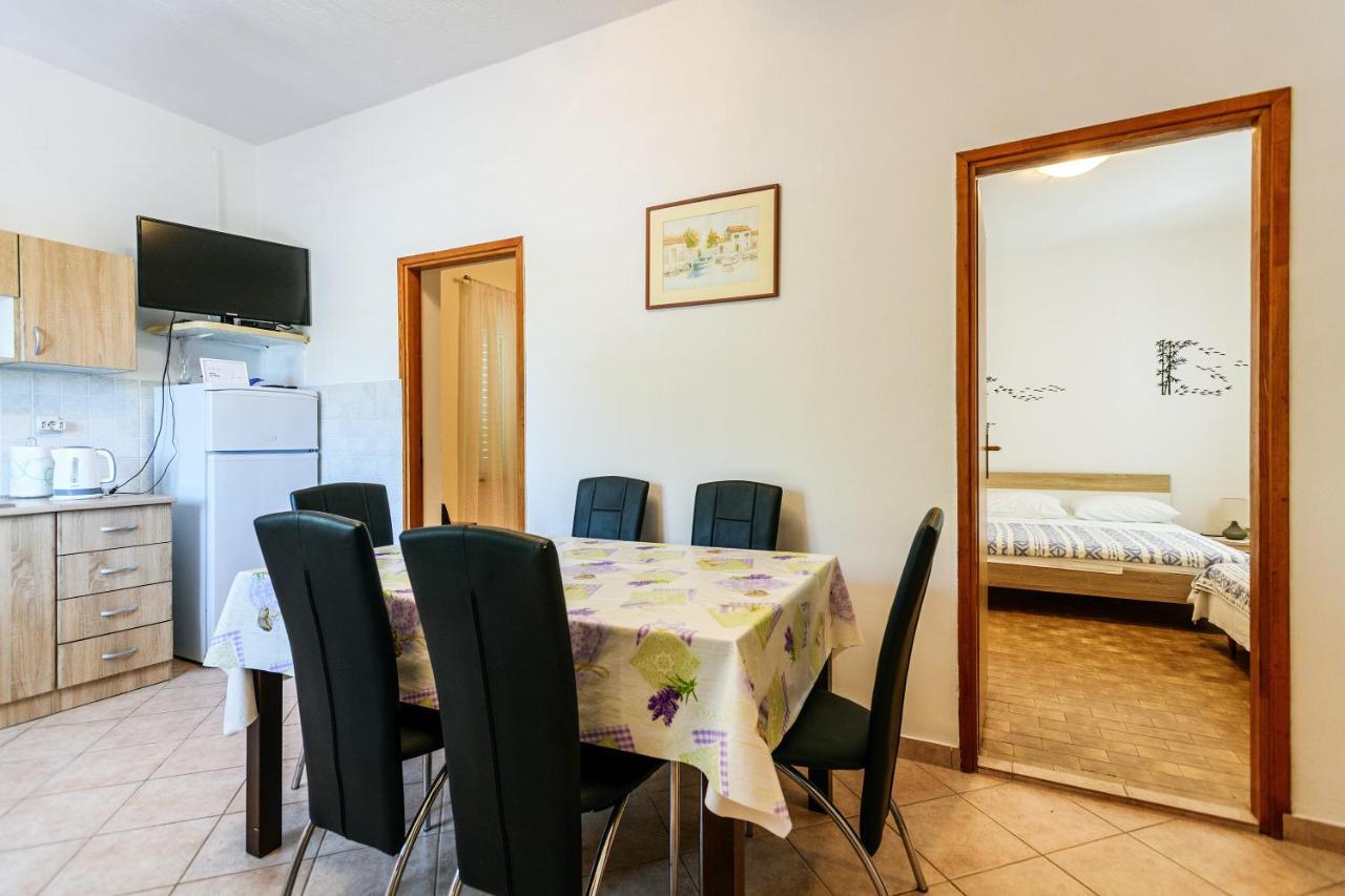 Apartmant Prosika Pag Town Exteriör bild